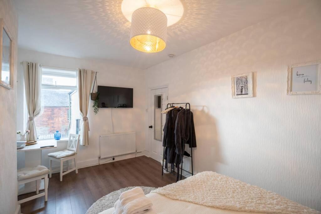 Phenix Central - Huge 3 Bed, Super Equipped Apartment. Кардиф Екстериор снимка